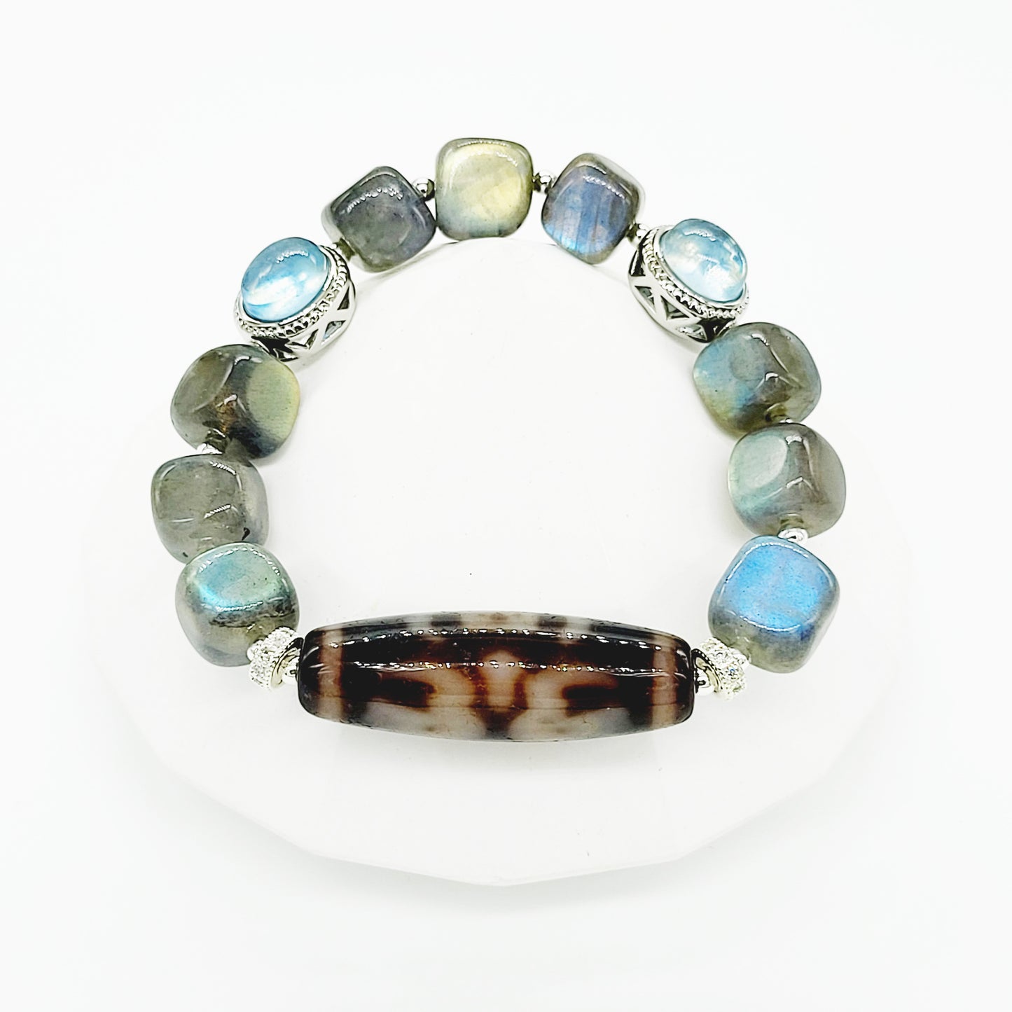 The Female God of Wealth