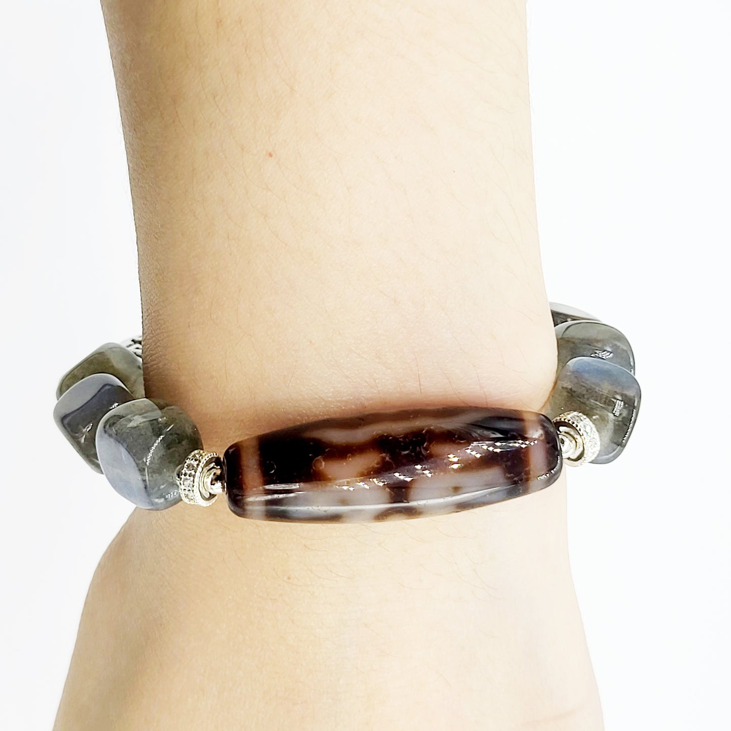 The Female God of Wealth