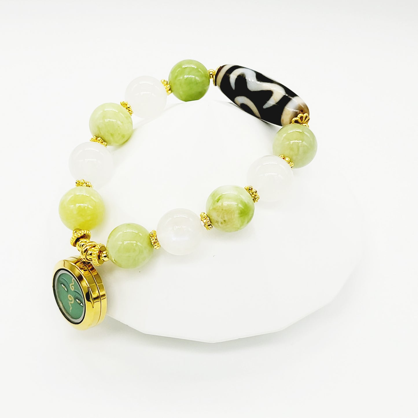 Bodhisattva Tara (Green) Thang-ka with Cinnabar 2 Eye Lotus Dzi